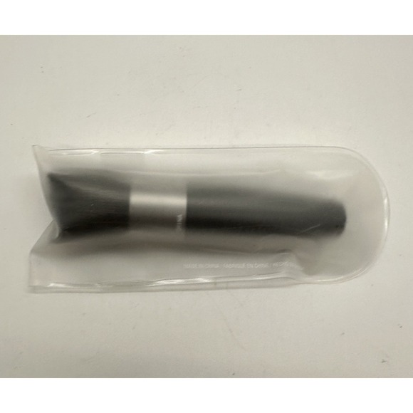 Mary Kay~ Mineral Powder Foundation Brush NEW in Plastic‎ Holder - Picture 4 of 5